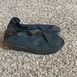 Bernie Mev black sandals with wedge